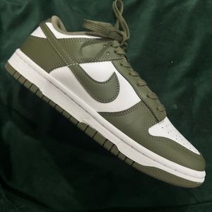 Nike GREEN OLIVE DUNKS NEW